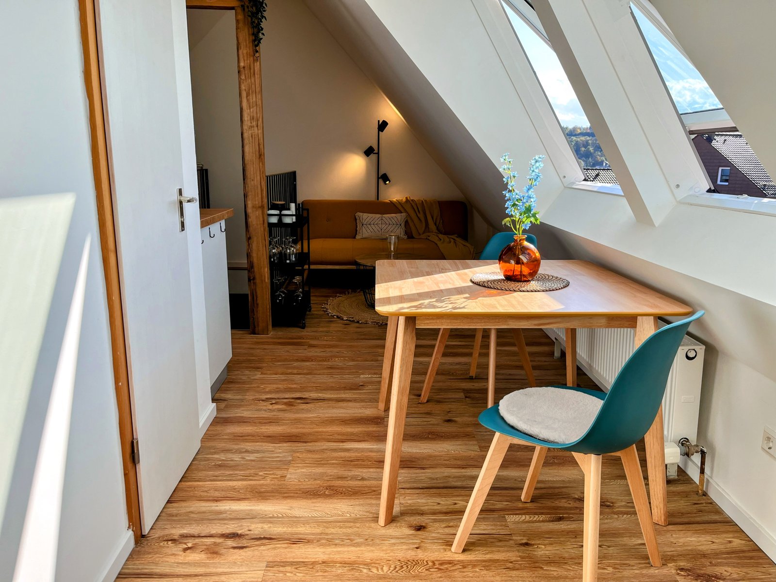 1-Zimmer Diamant Esstisch 2